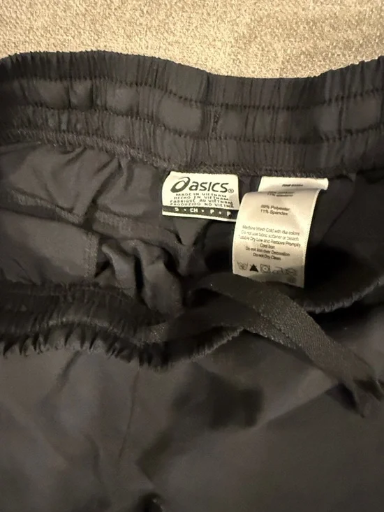 ASICS Men's Black Athletic Running Shorts with Drawstring - Picture 3 of 4